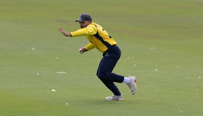070826 - Glamorgan v Essex, Metro Bank One Day Cup - Zain ul Hassan of Glamorgan fields the ball