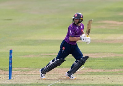 070826 - Glamorgan v Essex, Metro Bank One Day Cup - Noah Thain of Essex plays a shot