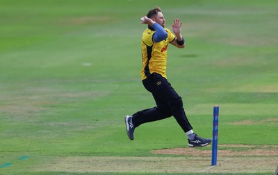 070826 - Glamorgan v Essex, Metro Bank One Day Cup - Dan Douthwaite of Glamorgan bowls