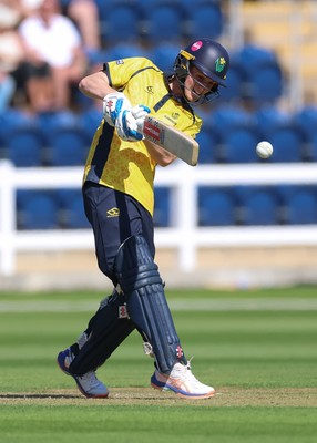 070826 - Glamorgan v Essex, Metro Bank One Day Cup - Harry Wallace of Glamorgan hits a four