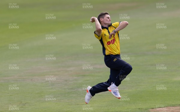 070826 - Glamorgan v Essex, Metro Bank One Day Cup - Andy Gorvin of Glamorgan bowls