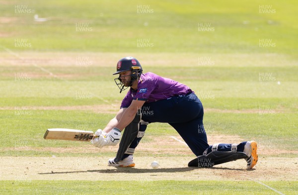 070826 - Glamorgan v Essex, Metro Bank One Day Cup - Noah Thain of Essex plays a shot