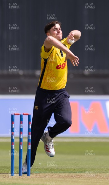 070826 - Glamorgan v Essex, Metro Bank One Day Cup - Romano Franco of Glamorgan bowls