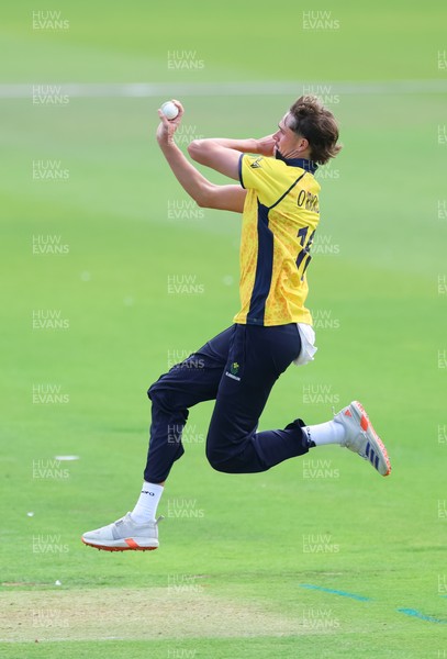 070826 - Glamorgan v Essex, Metro Bank One Day Cup - Connor O'Riordan of Glamorgan bowls