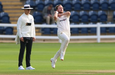 240926 Glamorgan v Essex, Rothesay County Championship Division 1 - Sam Cook of Essex bowls