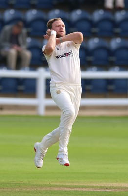 240926 Glamorgan v Essex, Rothesay County Championship Division 1 - Sam Cook of Essex bowls