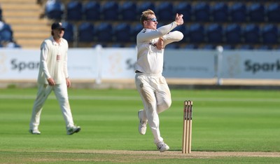 240926 Glamorgan v Essex, Rothesay County Championship Division 1 - Simon Harmer of Essex bowls