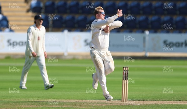 240926 Glamorgan v Essex, Rothesay County Championship Division 1 - Simon Harmer of Essex bowls