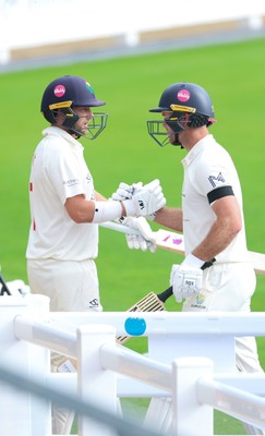 250926 Glamorgan v Essex, Rothesay County Championship Division 1 - Billy Root of Glamorgan acknowledges Colin Ingram as he replaces him