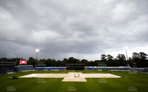 090819 - Glamorgan v Essex Eagles, Vitality Blast - The covers are on ahead of the start of match as bad weather closes in