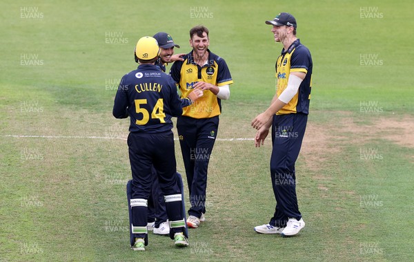 160821 - Glamorgan v Essex Eagles - Royal London One-Day Cup - Steven Reingold of Glamorgan celebrates after Alastair Cook is stumped by Tom Cullen