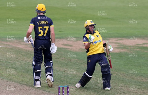 160821 - Glamorgan v Essex Eagles - Royal London One-Day Cup - Joe Cooke of Glamorgan and Tom Cullen celebrate as Glamorgan win the match