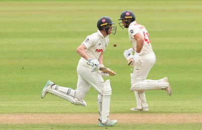 010725  Glamorgan v Gloucestershire, Rothesay County Championship Division 2 - Colin Ingram of Glamorgan and Ben Kellaway of Glamorgan add the runs on their way to their 100s