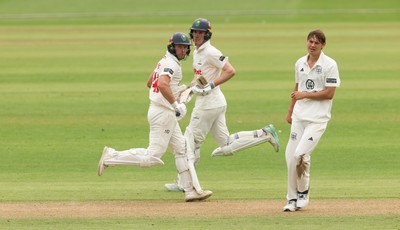 010725  Glamorgan v Gloucestershire, Rothesay County Championship Division 2 - Ben Kellaway of Glamorgan and Colin Ingram of Glamorgan add the runs as they both make 100