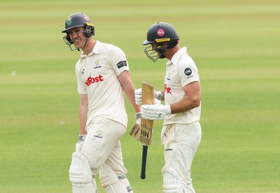 010725  Glamorgan v Gloucestershire, Rothesay County Championship Division 2 - Ben Kellaway of Glamorgan and Colin Ingram of Glamorgan congratulate each other as they both make 100