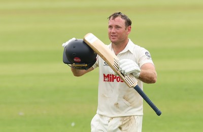 010725  Glamorgan v Gloucestershire, Rothesay County Championship Division 2 - Colin Ingram of Glamorgan celebrates as he makes his 100