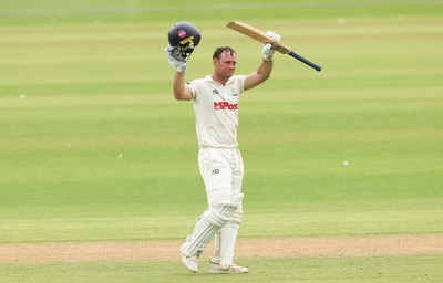010725  Glamorgan v Gloucestershire, Rothesay County Championship Division 2 - Colin Ingram of Glamorgan celebrates as he makes his 100