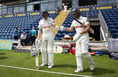 010725  Glamorgan v Gloucestershire, Rothesay County Championship Division 2 - Colin Ingram of Glamorgan and Ben Kellaway of Glamorgan resume their 200 plus run partnership as they head back out to the wicket after lunch