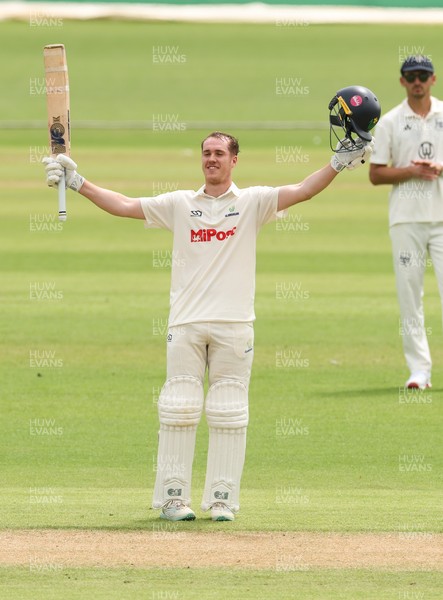 010725  Glamorgan v Gloucestershire, Rothesay County Championship Division 2 - Ben Kellaway celebrates as he makes his 100