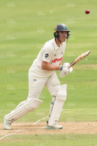010725  Glamorgan v Gloucestershire, Rothesay County Championship Division 2 - Ben Kellaway plays a shot
