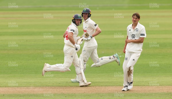 010725  Glamorgan v Gloucestershire, Rothesay County Championship Division 2 - Ben Kellaway of Glamorgan and Colin Ingram of Glamorgan add the runs as they both make 100