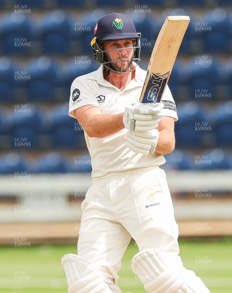 010725  Glamorgan v Gloucestershire, Rothesay County Championship Division 2 - Chris Cooke of Glamorgan plays a shot