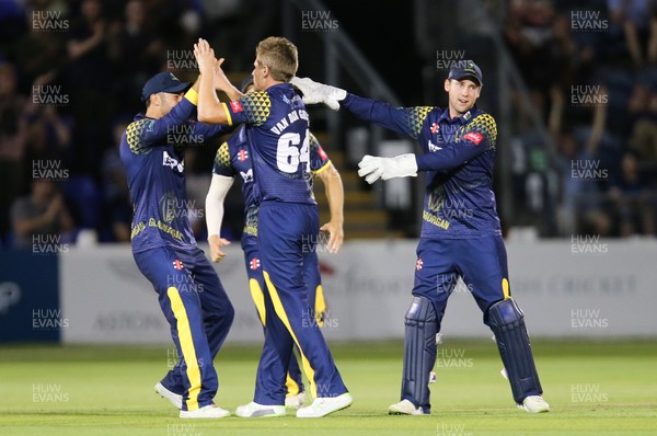 030818 - Glamorgan v Gloucestershire, Vitality Blast - Timm van der Gugten of Glamorgan celebrates with team mates after he bowls out Andrew Tye of Gloucestershire with the final ball to win the match