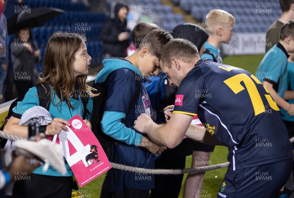 070622 -  Glamorgan v Gloucestershire, T20 Vitality Blast - Players sign auto graphs at the end of the match