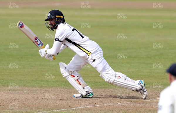 090423 - Glamorgan v Gloucestershire - LV= County Championship - Zafar Gohar of Gloucestershire batting