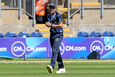 130725 - Glamorgan v Gloucestershire - T20, Vitality Blast - Timm Van Der Gugten of Glamorgan catches the ball to dismiss D'Arcy Short of Gloucestershire