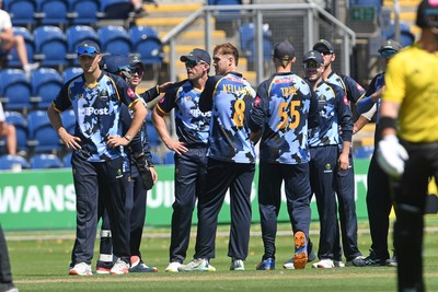 130725 - Glamorgan v Gloucestershire - T20, Vitality Blast - Timm Van Der Gugten of Glamorgan catches the ball to dismiss D'Arcy Short of Gloucestershire