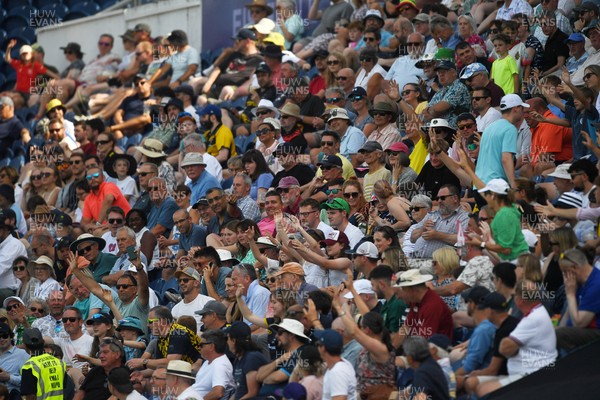 130725 - Glamorgan v Gloucestershire - T20, Vitality Blast - Fans