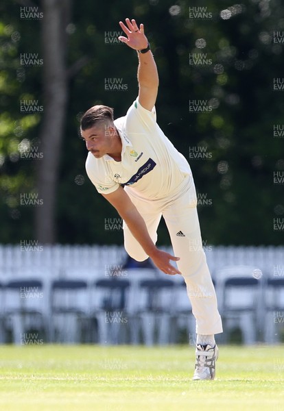 140519 - Glamorgan v Gloucestershire - Specsavers County Championship - Division Two - Marchant De Lange of Glamorgan bowling