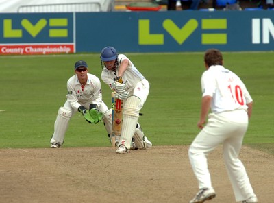 15.08.08 .. Glamorgan v Gloucestershire, LV County Championship, Swalec Stadium, Cardiff. - Gloucestershires Richard Dawson batting against Glamorgan  