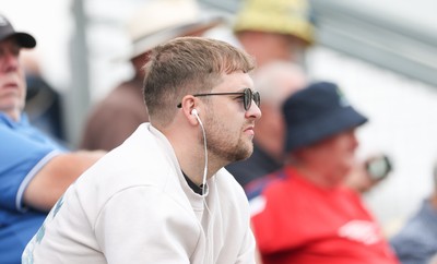 290625  Glamorgan v Gloucestershire, Rothesay County Championship Division 2 - Faces in the Glamorgan crowd