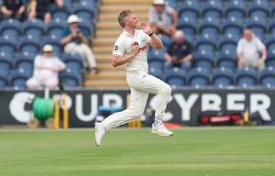 290625  Glamorgan v Gloucestershire, Rothesay County Championship Division 2 - Timm van der Gugten of Glamorgan bowls