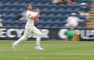 290625  Glamorgan v Gloucestershire, Rothesay County Championship Division 2 - Timm van der Gugten of Glamorgan bowls