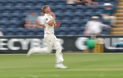 290625  Glamorgan v Gloucestershire, Rothesay County Championship Division 2 - Timm van der Gugten of Glamorgan bowls