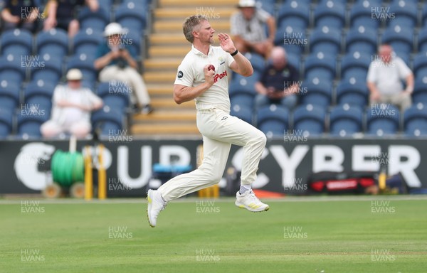 290625  Glamorgan v Gloucestershire, Rothesay County Championship Division 2 - Timm van der Gugten of Glamorgan bowls