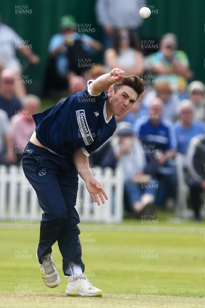 050825 - Glamorgan v Hampshire - Metro Bank One Day Cup - Dom Kelly of Hampshire batting