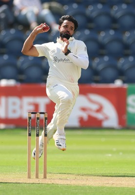 270826 - Glamorgan v Hampshire, Rothesay County Championship Division 1 - Zain ul Hassan of Glamorgan bowls