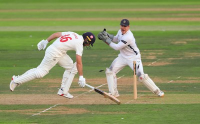 270826 - Glamorgan v Hampshire, Rothesay County Championship Division 1 - Chris Cooke of Glamorgan survives a runout attempt and appeal