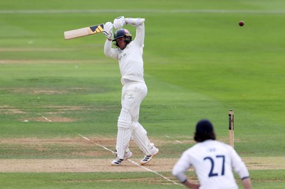280826 - Glamorgan v Hampshire, Rothesay County Championship Division 1 - Mason Crane of Glamorgan batting