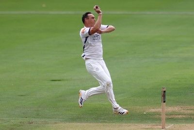 280826 - Glamorgan v Hampshire, Rothesay County Championship Division 1 - Kyle Abbott of Glamorgan bowling