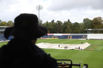 280826 - Glamorgan v Hampshire, Rothesay County Championship Division 1 - The rain covers go on as rain delays play