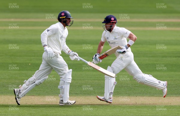 280826 - Glamorgan v Hampshire, Rothesay County Championship Division 1 - Timm Van Der Gugten and Dan Douthwaite of Glamorgan batting