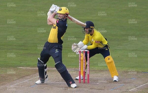 300819 - Glamorgan v Hampshire - Vitality T20 Blast - Shaun Marsh of Glamorgan batting