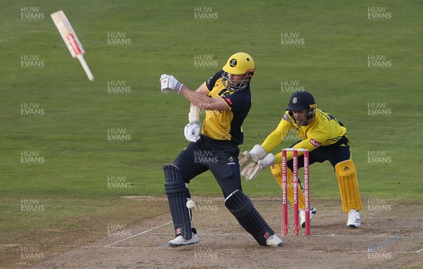 300819 - Glamorgan v Hampshire - Vitality T20 Blast - Shaun Marsh of Glamorgan throws his bat whist he tries to hit a shot