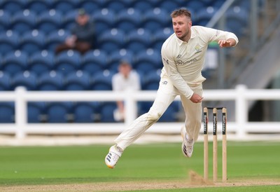 300826 Glamorgan v Hampshire, Rothesay County Championship Division 1 - Mason Crane of Glamorgan bowls
