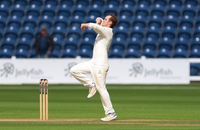300826 Glamorgan v Hampshire, Rothesay County Championship Division 1 - Ben Kellaway of Glamorgan bowls
